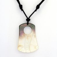 Pendentif en nacre de Tahiti (Pinctada Margaritifera) et collier en cuir