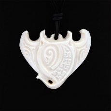 Pendentif Raie Manta en Os